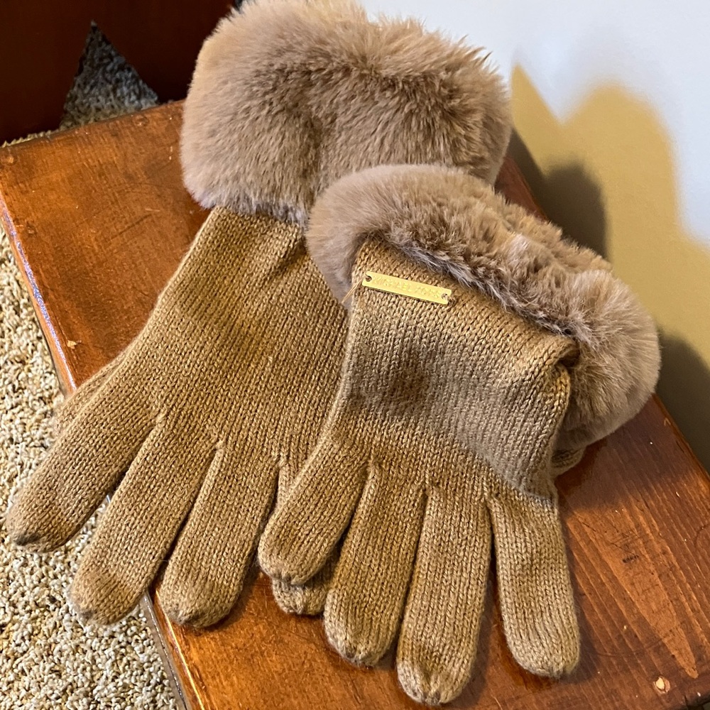 Michael Kors Tan Knit Gloves with Fur Trim